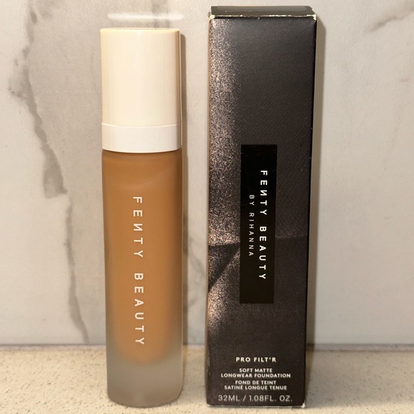 Fenty Pro Filt’r Soft Matte Longwear Foundation - Picture 1 of 4